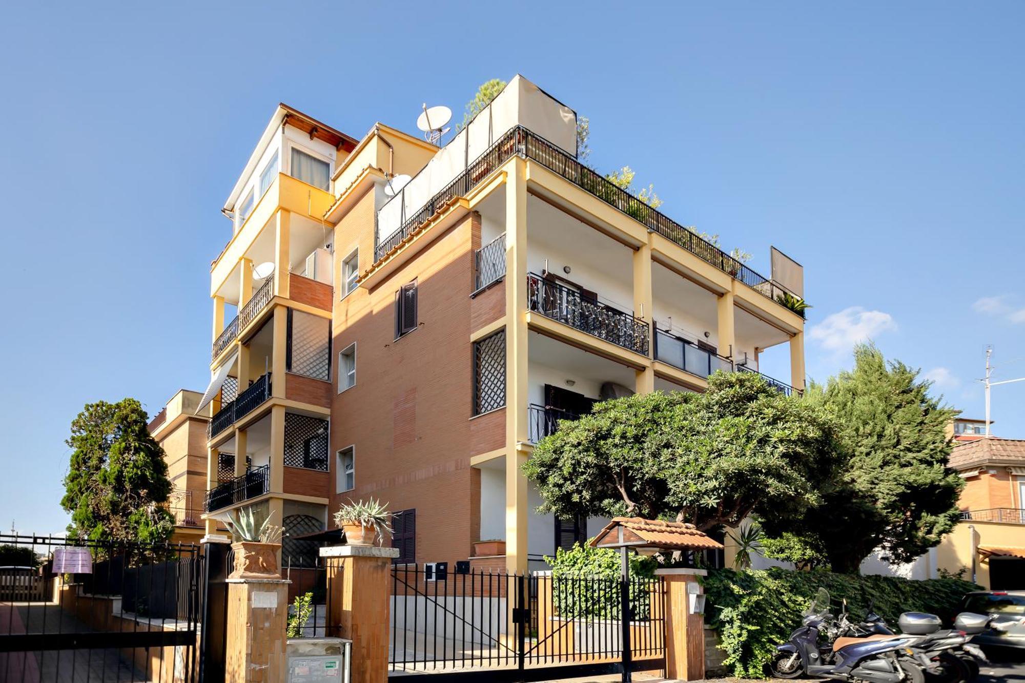 Apartment Live - Sampietrini
